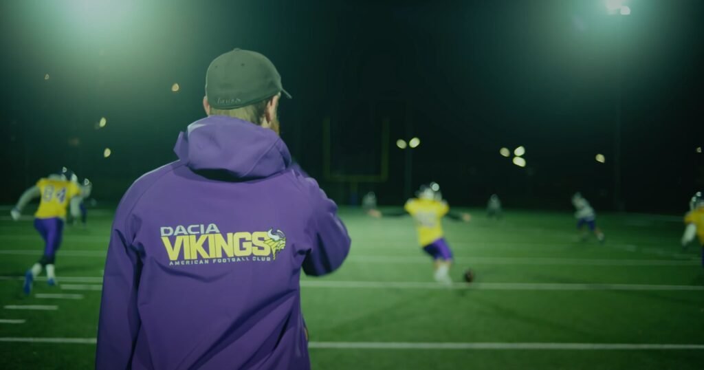 Imagefilm-Szene – Coach mit Team, Unternehmensvideo Sport & Leadership